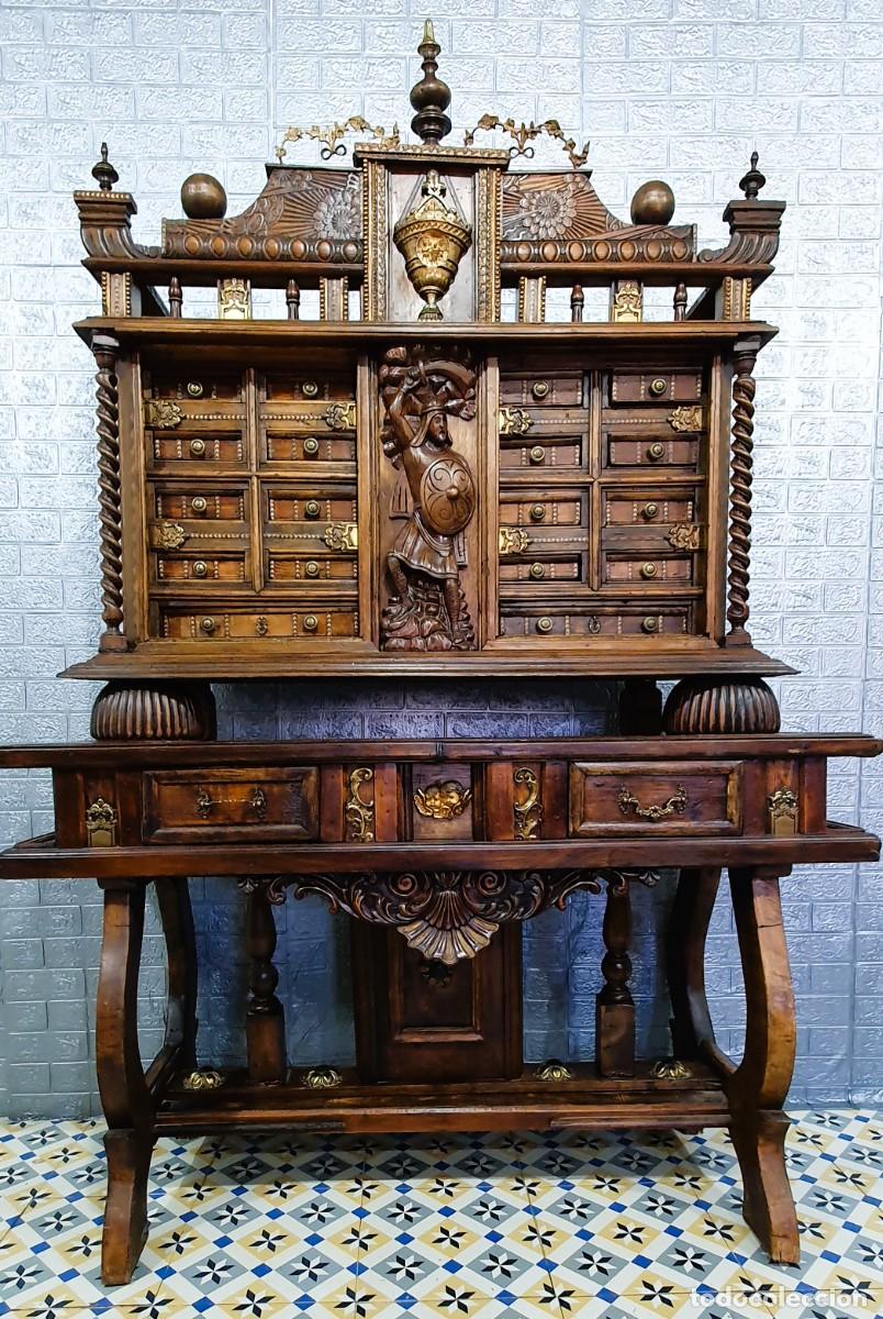 Antig&uuml;edades: Bargue&ntilde;o tallado con mesa - Foto 3