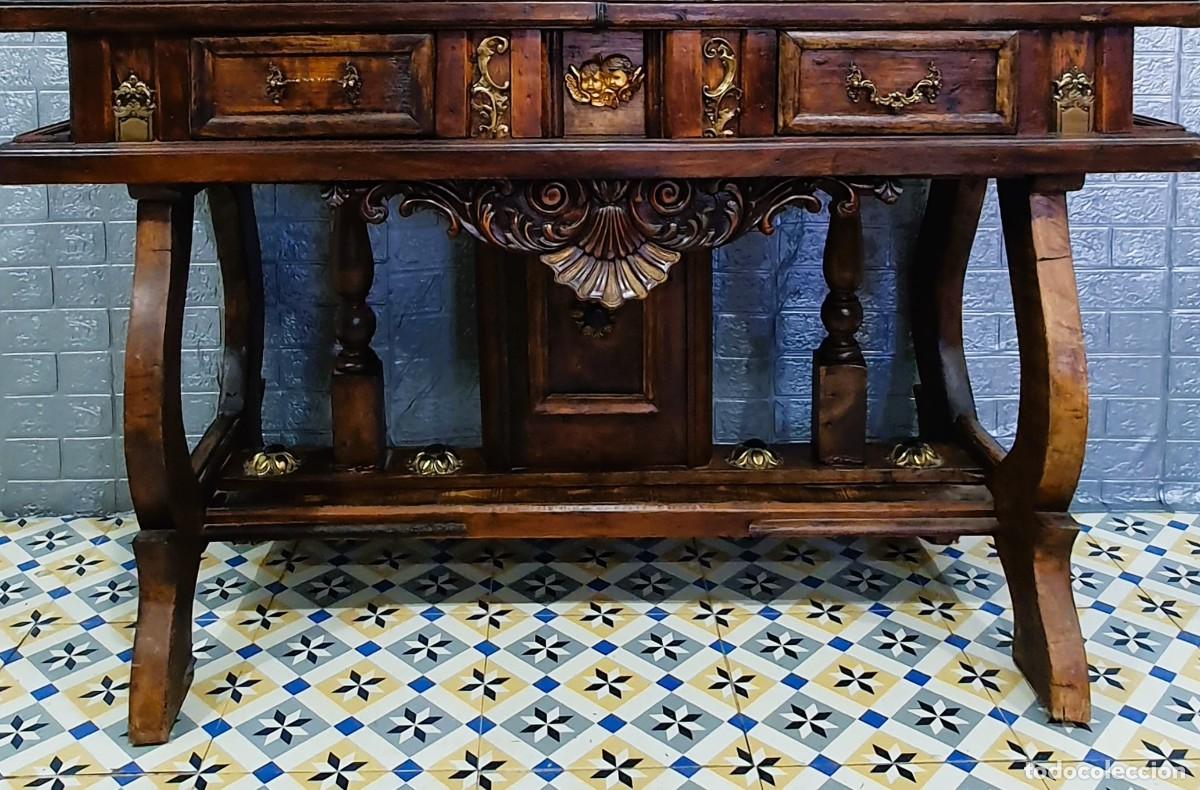 Antig&uuml;edades: Bargue&ntilde;o tallado con mesa - Foto 7
