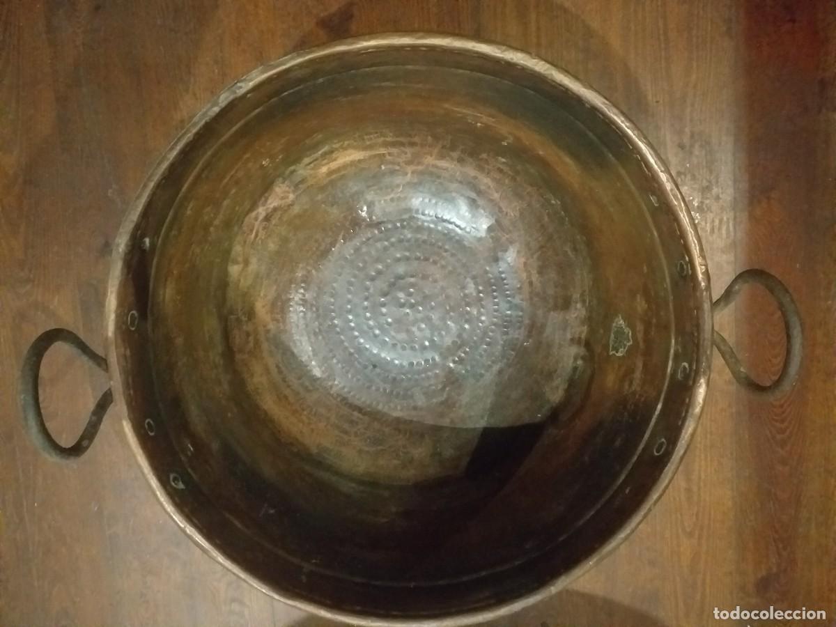 Antig&uuml;edades: Gran caldero de cobre con asas - Foto 2
