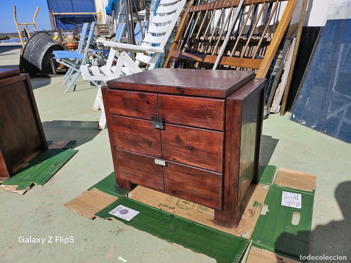 Antig&uuml;edades: pareja de mesillas de madera - Foto 2