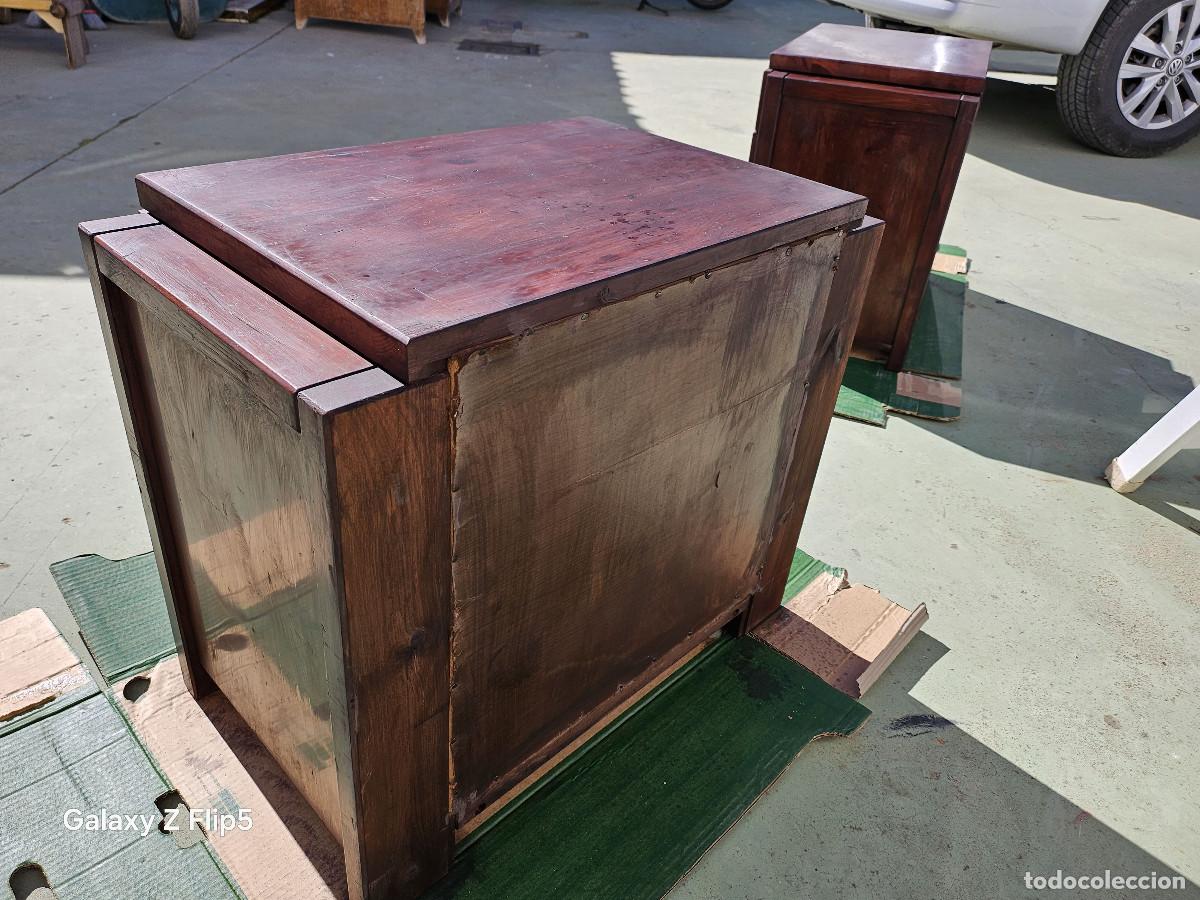 Antig&uuml;edades: pareja de mesillas de madera - Foto 4