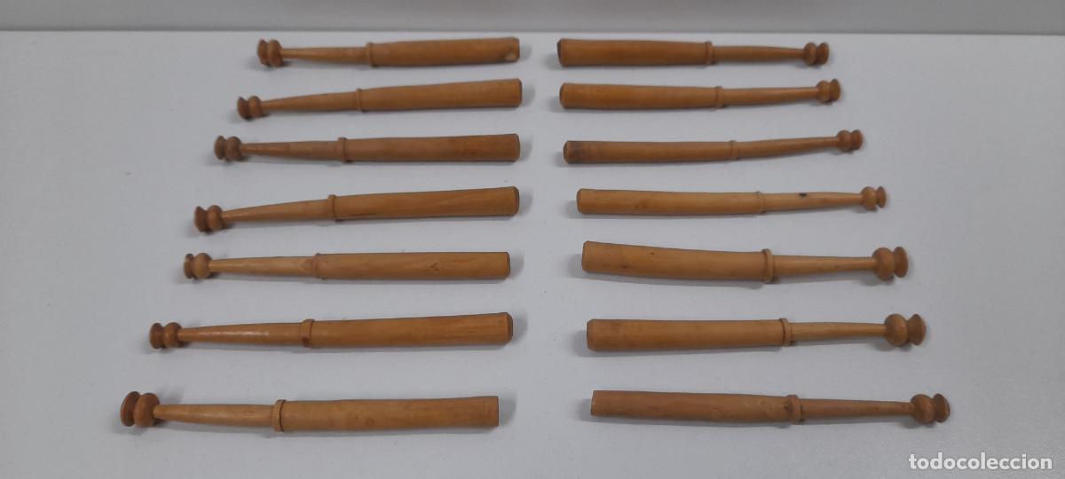 Antig&uuml;edades: BOLILLOS ANTIGUOS EN MADERA - Foto 1