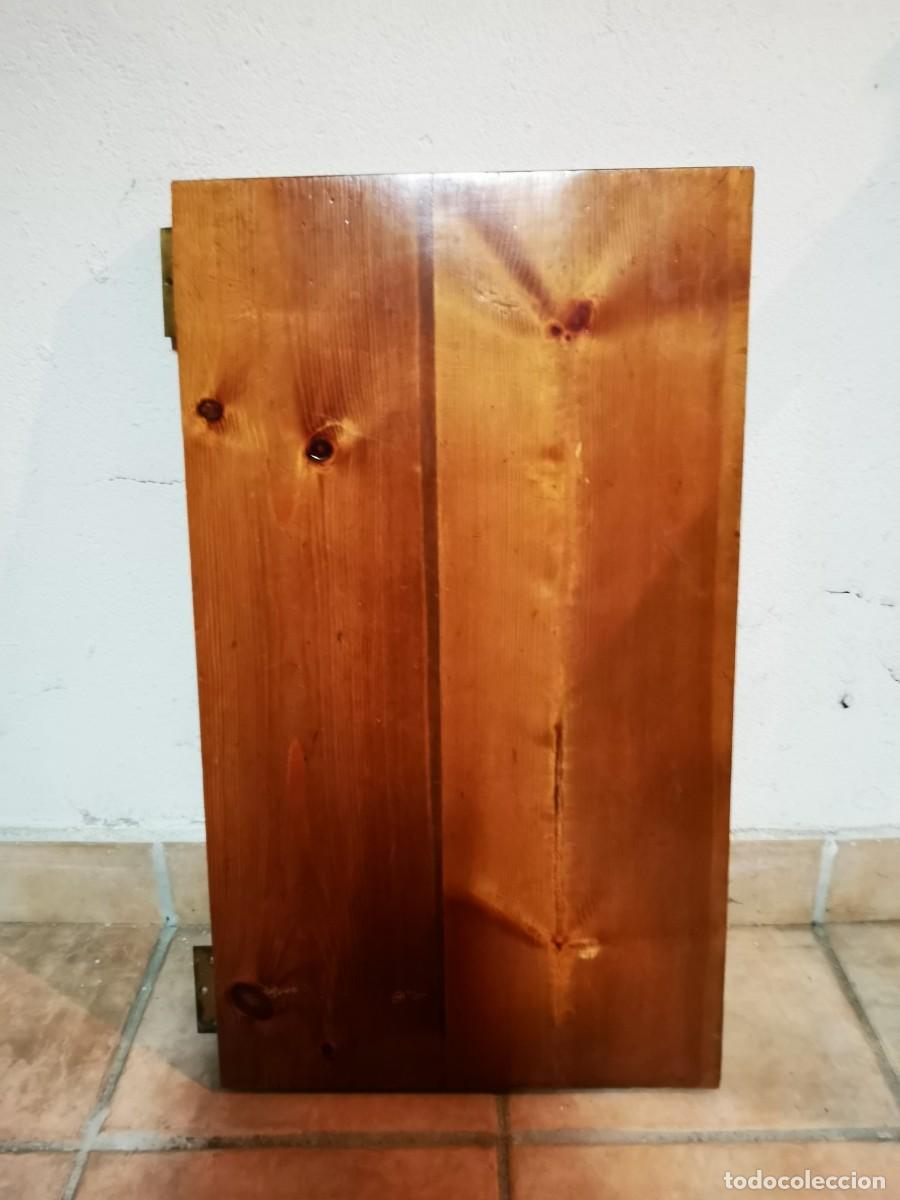 Antig&uuml;edades: Antigua mesa de pared de madera de pino - Foto 1