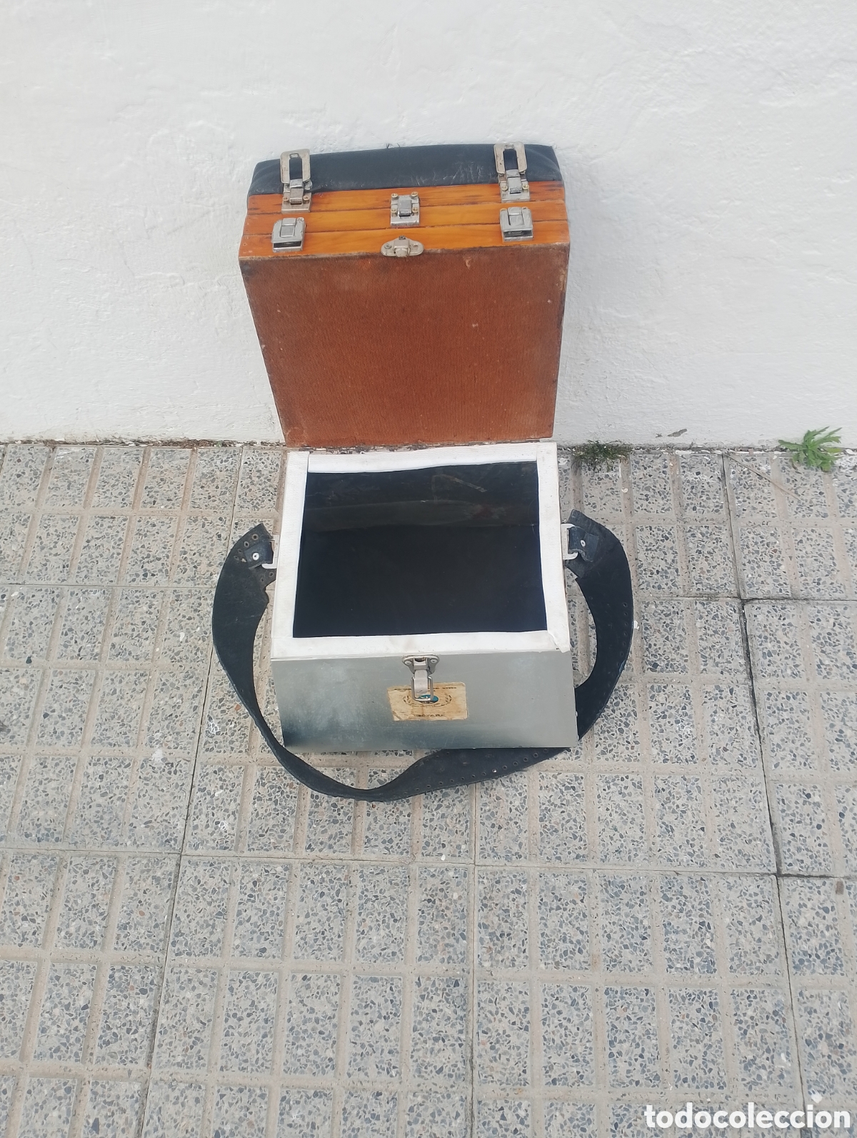 Antig&uuml;edades: Caja de pesca antigua - Foto 2