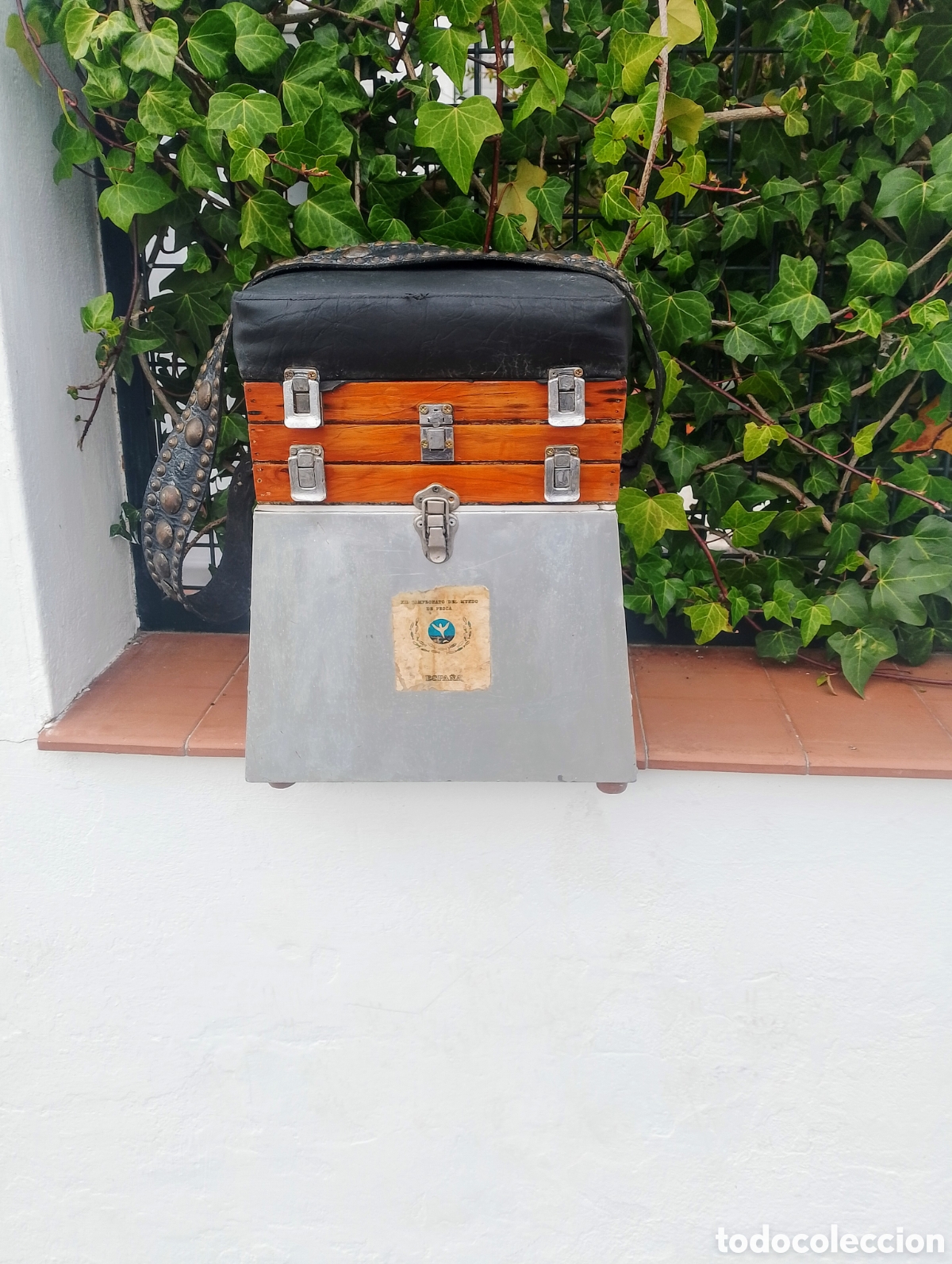 Antig&uuml;edades: Caja de pesca antigua - Foto 3