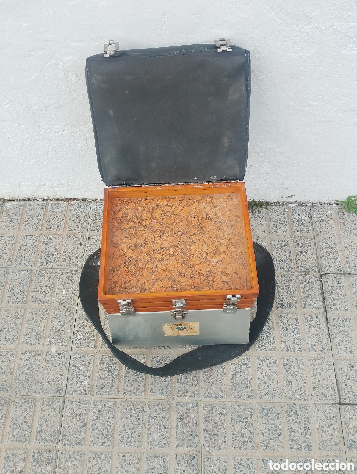 Antig&uuml;edades: Caja de pesca antigua - Foto 4