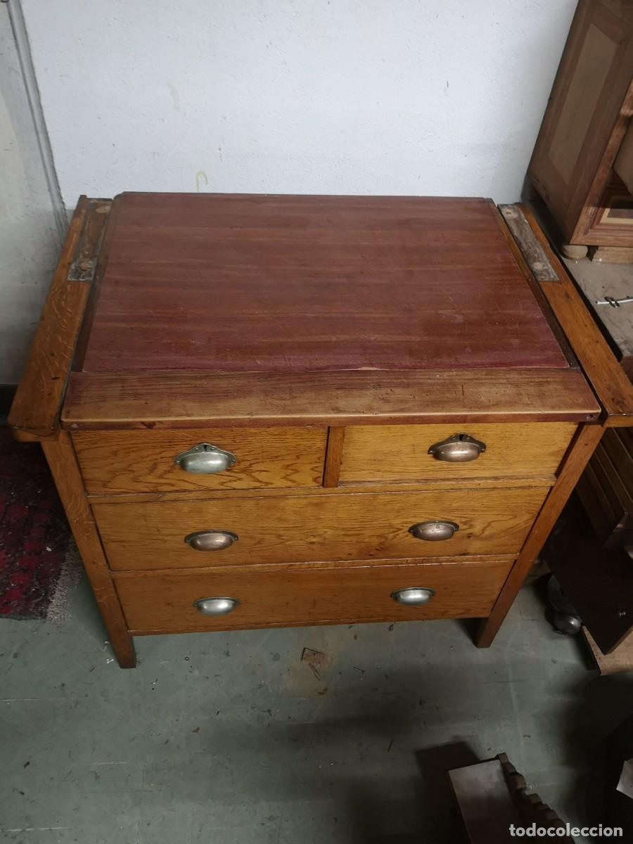 Antig&uuml;edades: Antiguo escritorio de madera de pino - Foto 5