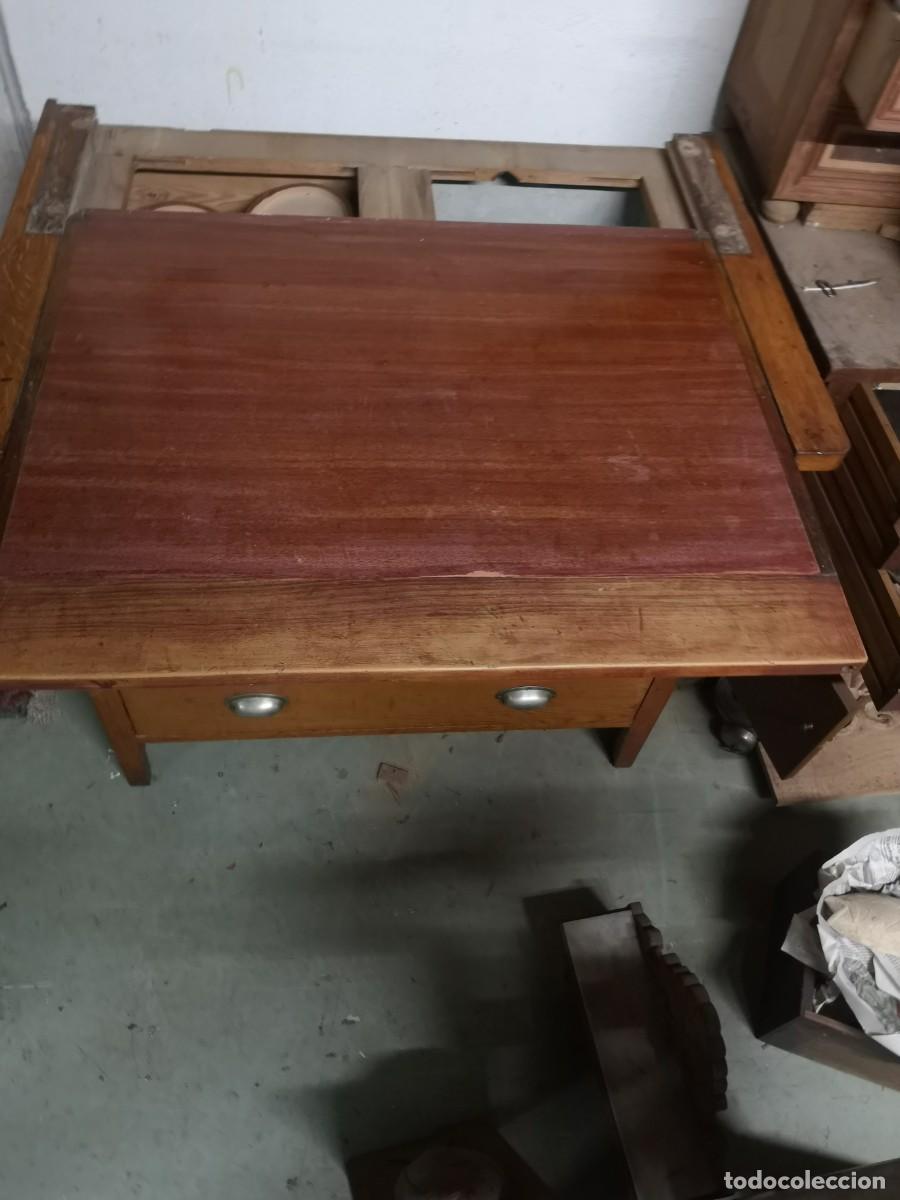 Antig&uuml;edades: Antiguo escritorio de madera de pino - Foto 7