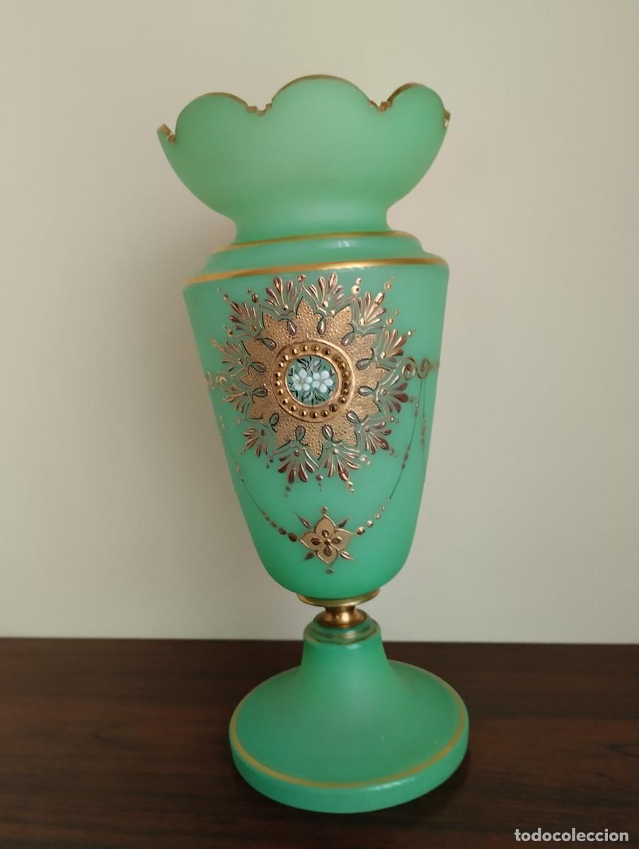 Antig&uuml;edades: Jarr&oacute;n opalina verde modernista - Foto 1