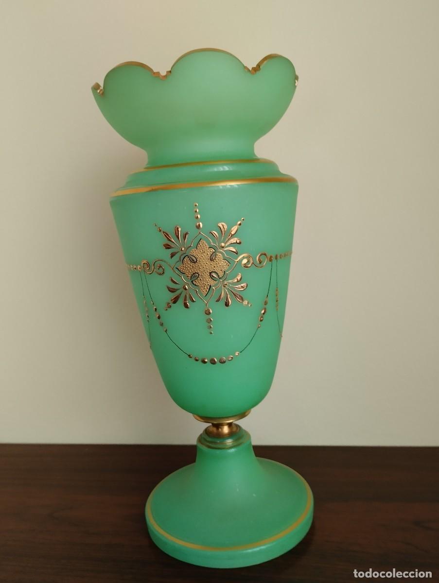 Antig&uuml;edades: Jarr&oacute;n opalina verde modernista - Foto 3