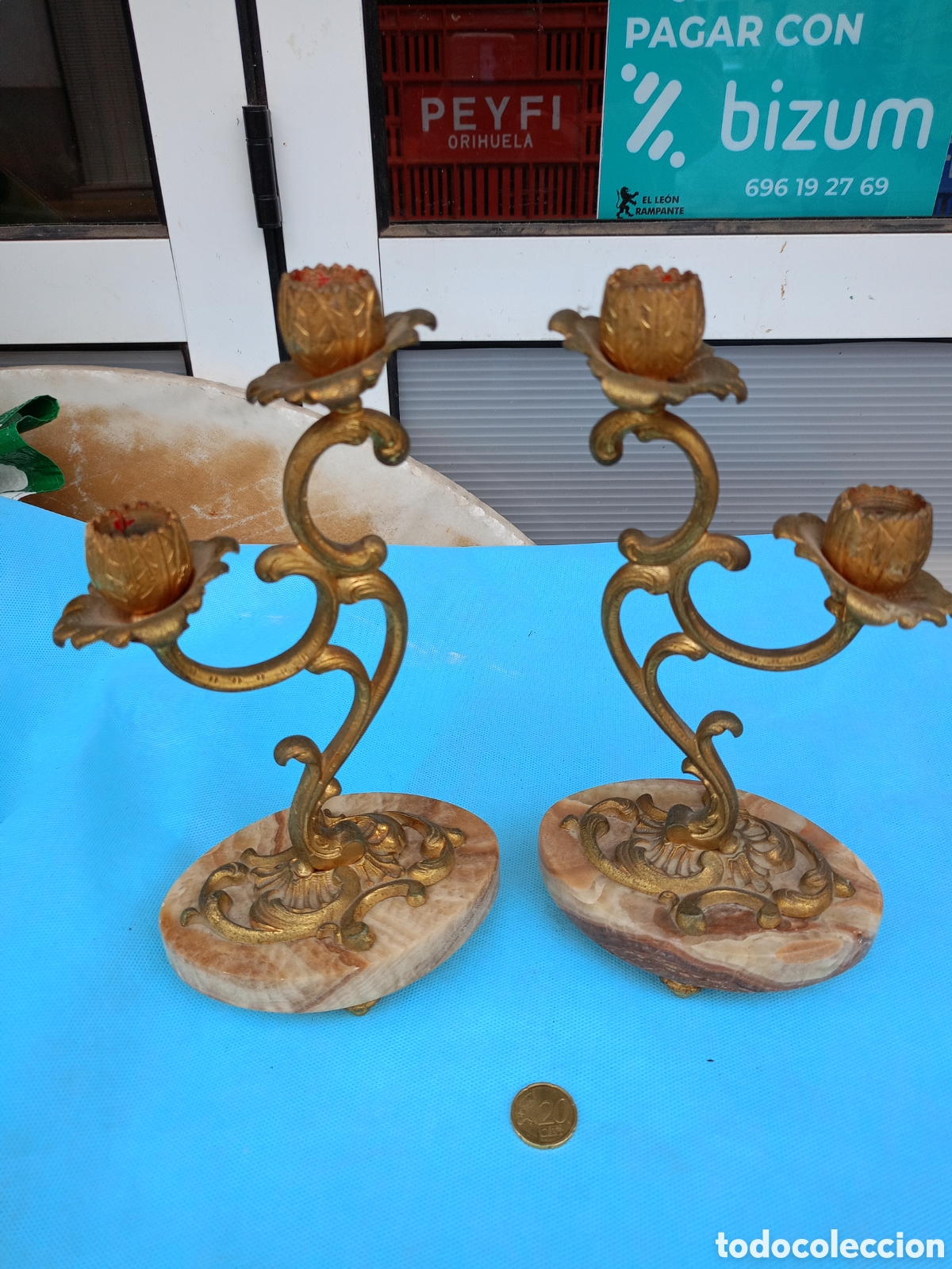 Antig&uuml;edades: PAREJA DE CANDELABROS EN BRONCE Y M&Aacute;RMOL - Foto 4