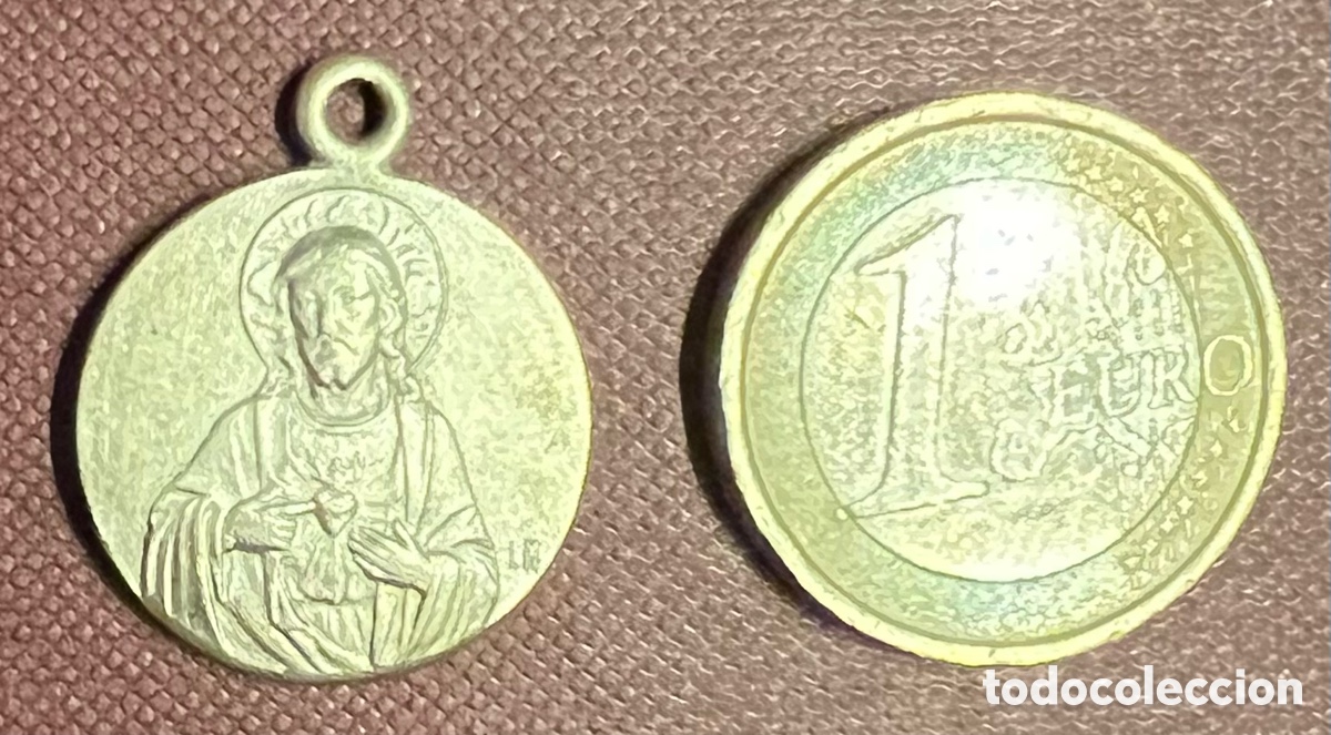 Antig&uuml;edades: Medalla Virgen del Sagrado Escapulario - Foto 2