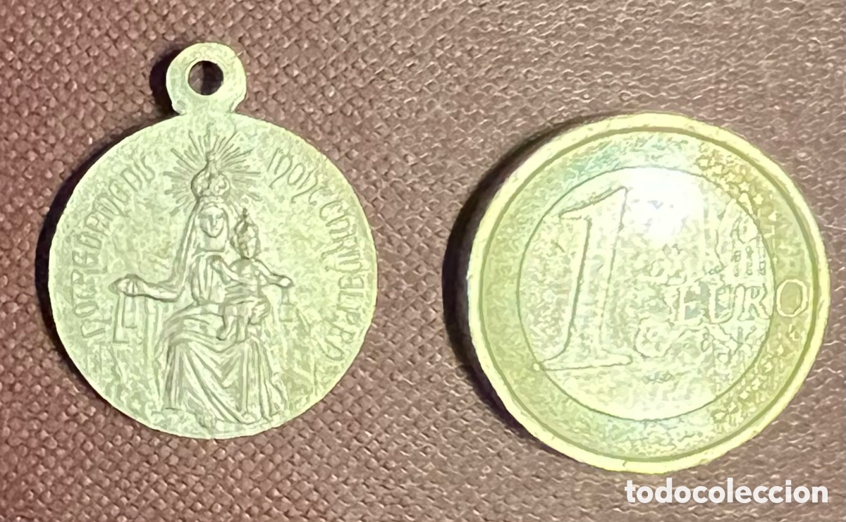Antig&uuml;edades: Medalla Virgen del Sagrado Escapulario - Foto 1