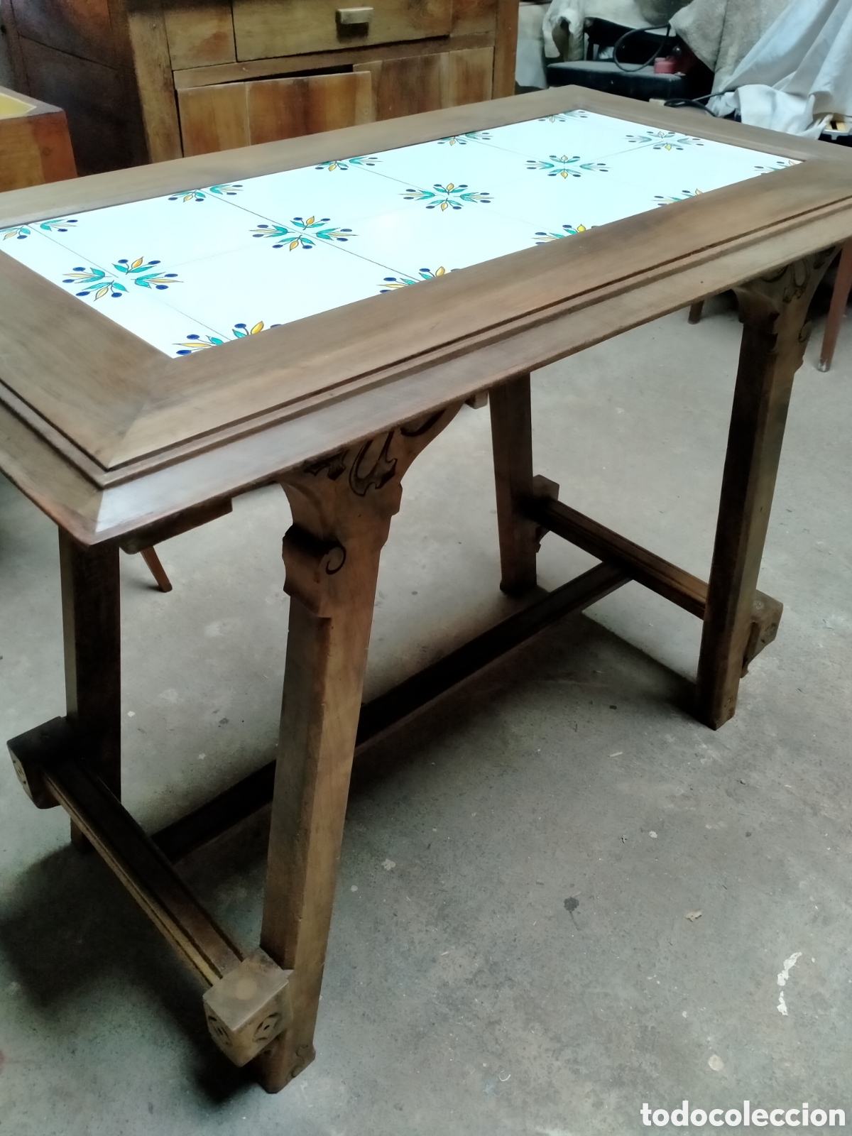 Antig&uuml;edades: Mesa auxiliar con baldosas - Foto 5