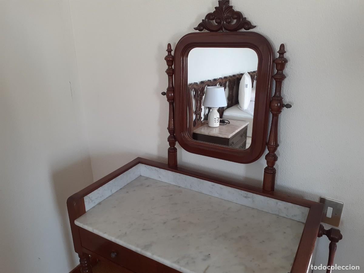 Antig&uuml;edades: Mueble lavabo con espejo - Foto 1