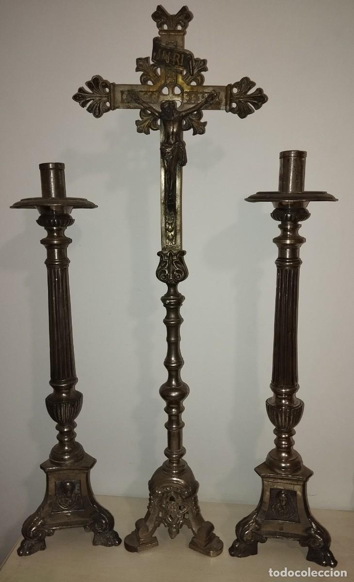 Antig&uuml;edades: Candelabros y crucifijo de capilla - Foto 2