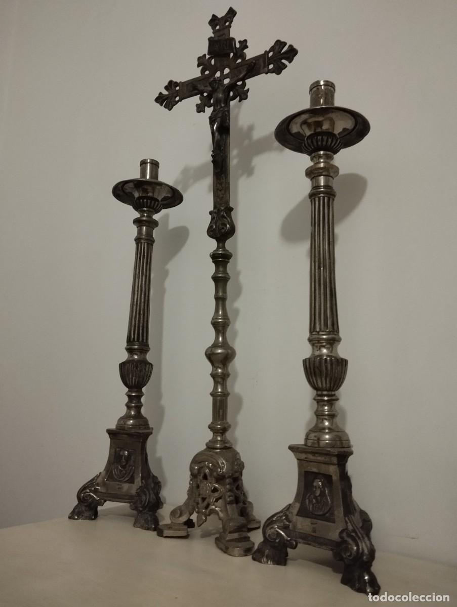 Antig&uuml;edades: Candelabros y crucifijo de capilla - Foto 3