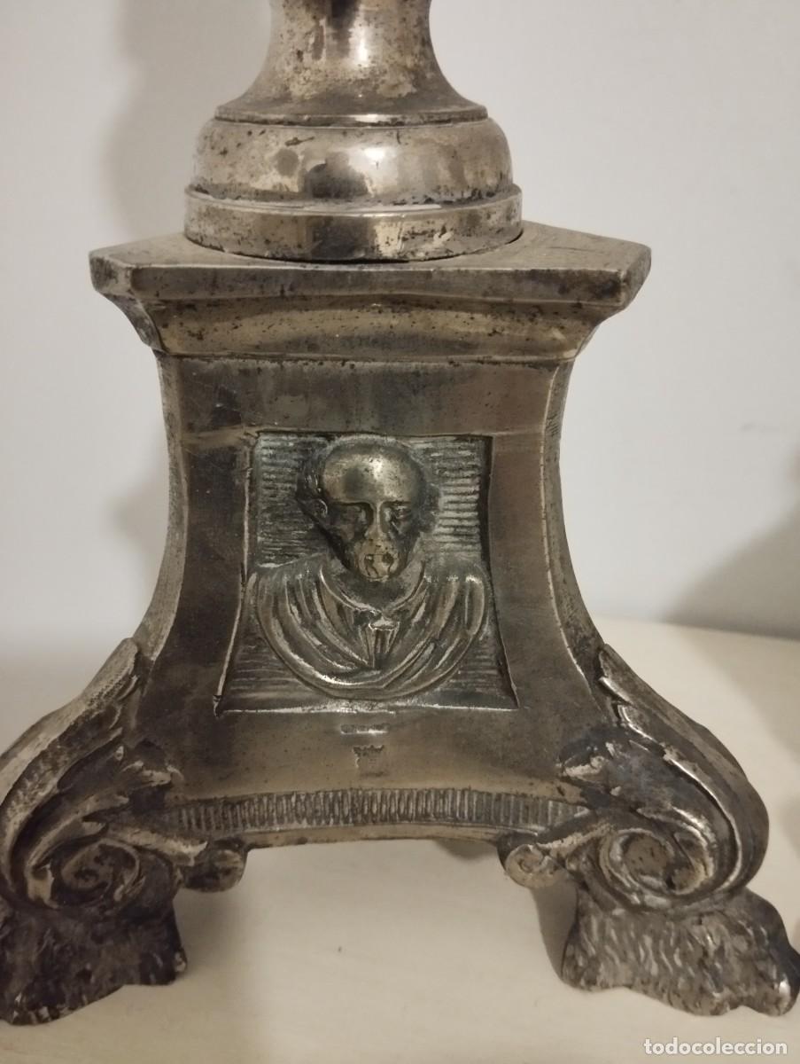 Antig&uuml;edades: Candelabros y crucifijo de capilla - Foto 6