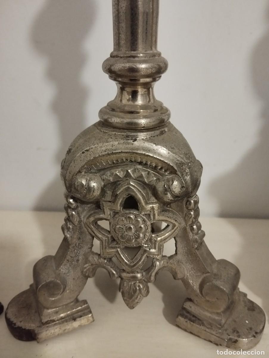 Antig&uuml;edades: Candelabros y crucifijo de capilla - Foto 7