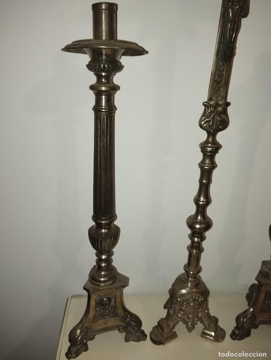 Antig&uuml;edades: Candelabros y crucifijo de capilla - Foto 9