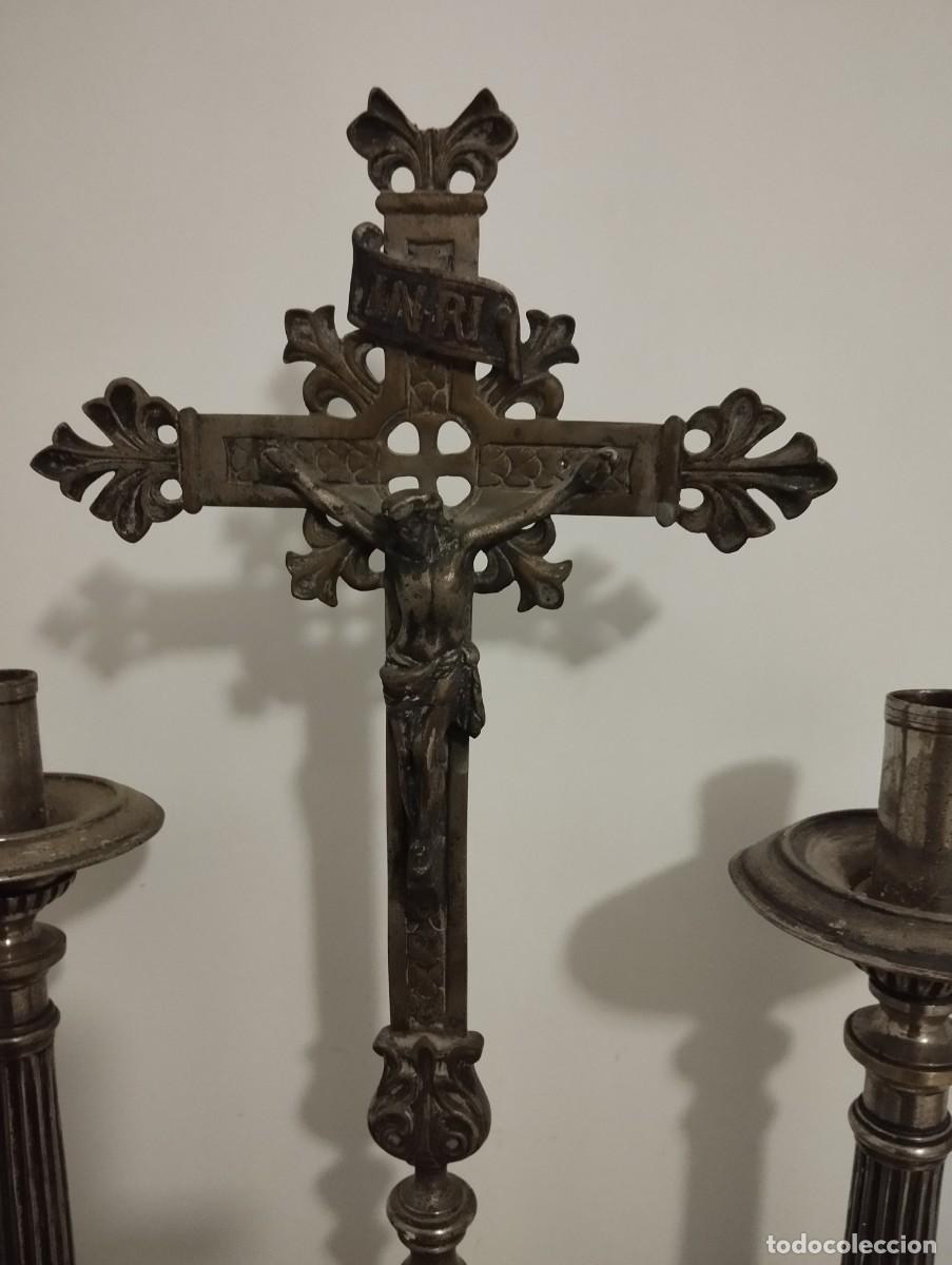 Antig&uuml;edades: Candelabros y crucifijo de capilla - Foto 10