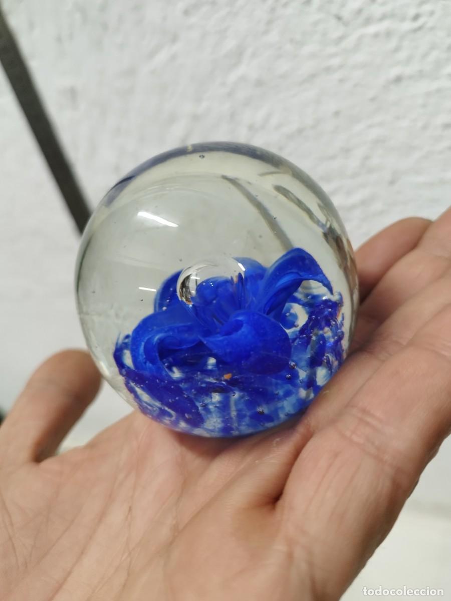 Antig&uuml;edades: Antiguo pisapapeles de cristal. - Foto 4