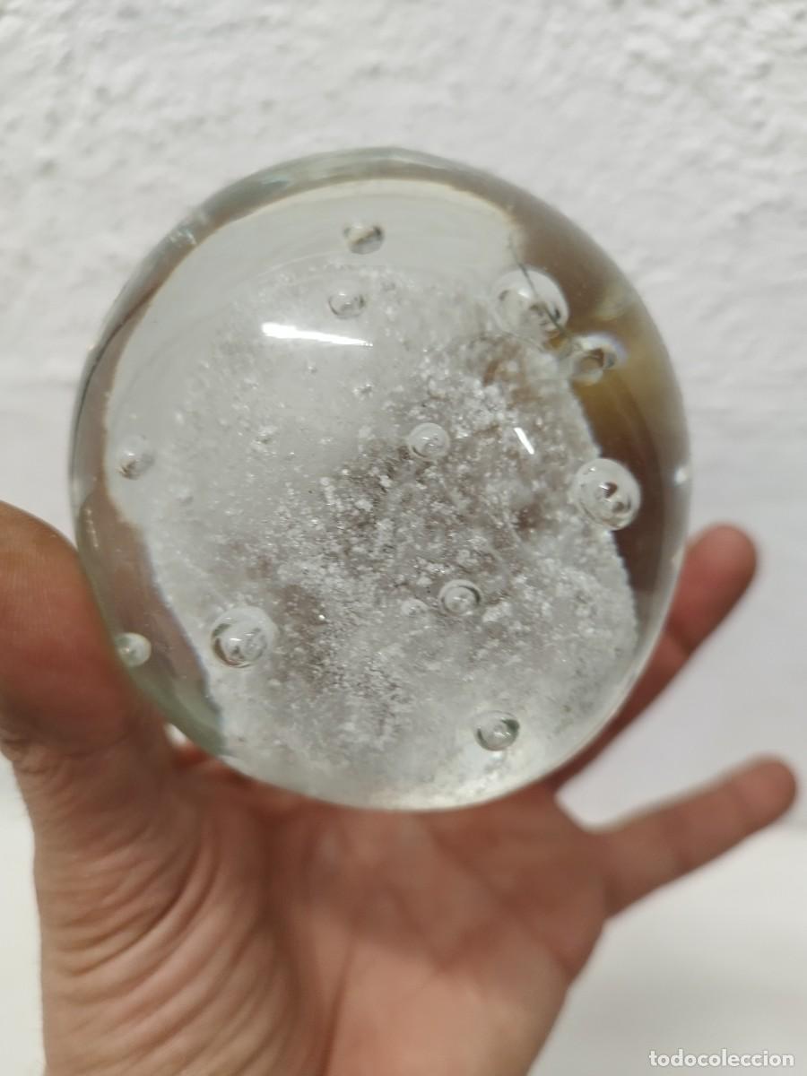 Antig&uuml;edades: Antiguo pisapapeles de cristal. - Foto 3