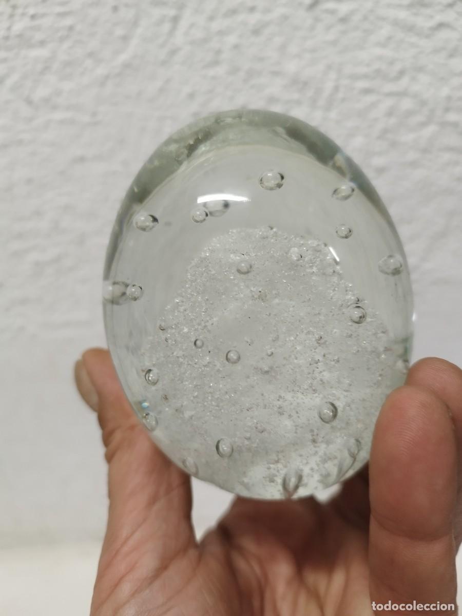 Antig&uuml;edades: Antiguo pisapapeles de cristal. - Foto 2
