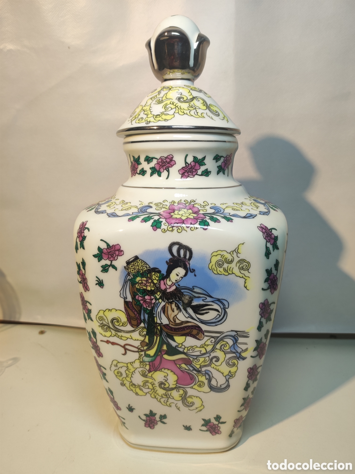 Antig&uuml;edades: Jarr&oacute;n de porcelana estilo oriental - Foto 2