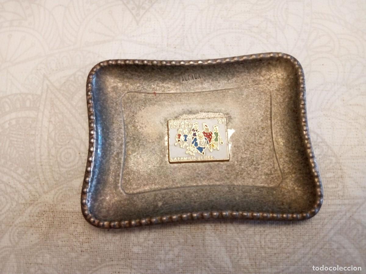 Antig&uuml;edades: Bandeja de Alpaca con pin pegado - Foto 1