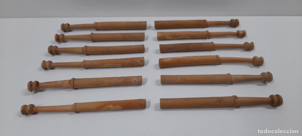 Antig&uuml;edades: BOLILLOS ANTIGUOS EN MADERA - Foto 1