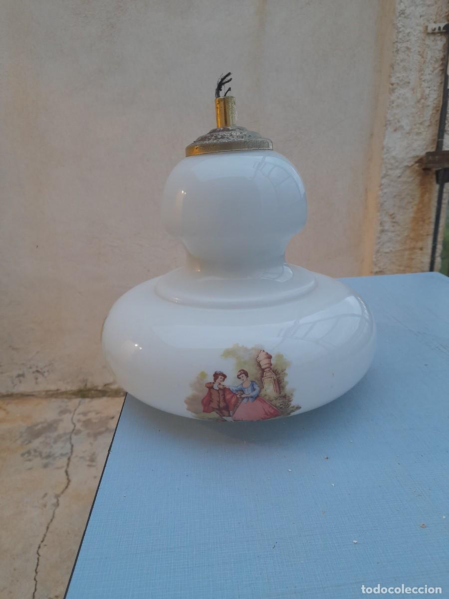 Antig&uuml;edades: Lampara de cristal opalina blanca vintage - Foto 4