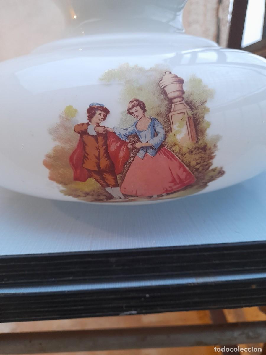 Antig&uuml;edades: Lampara de cristal opalina blanca vintage - Foto 6
