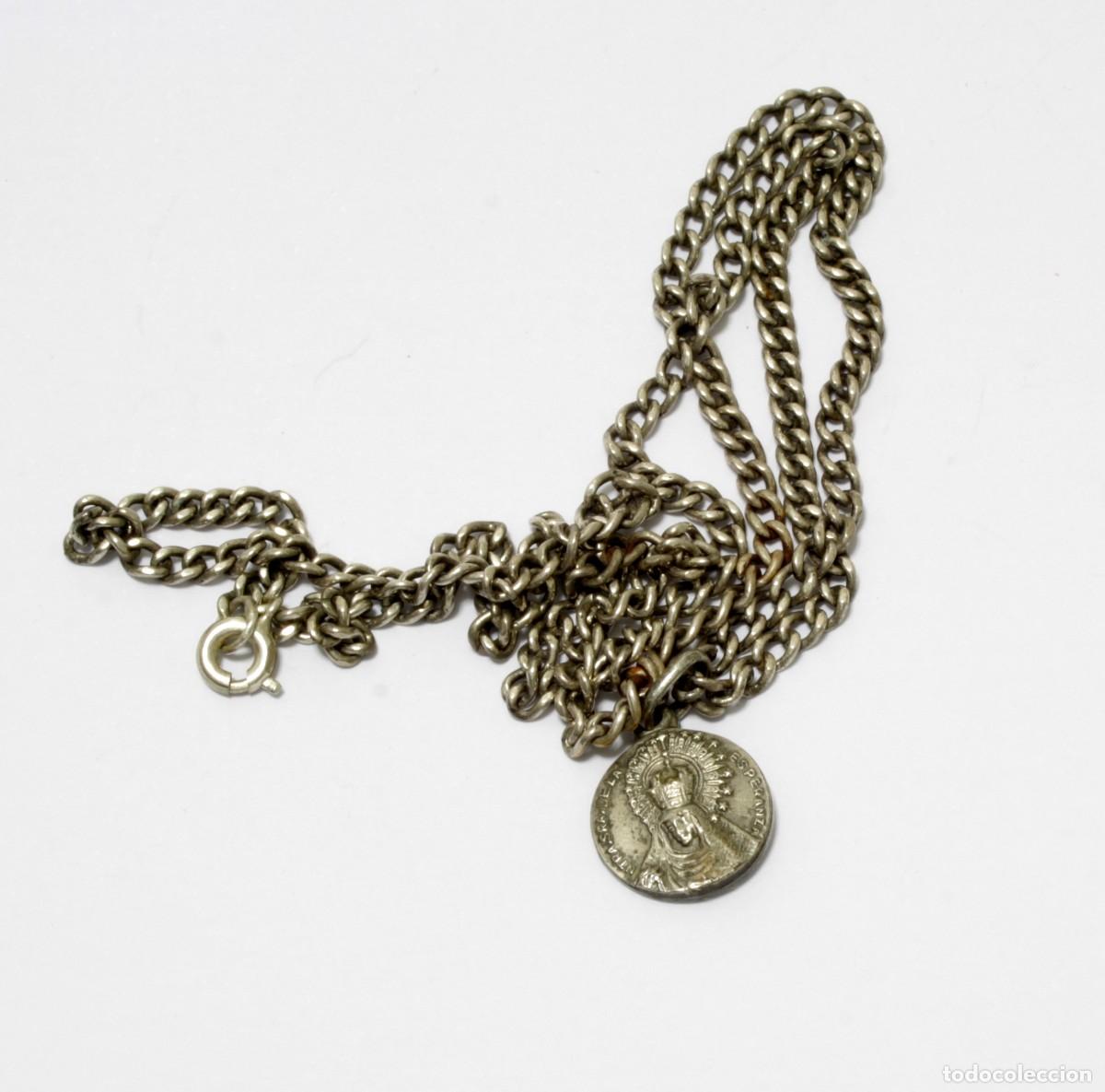 Antig&uuml;edades: COLLAR CON MEDALLITA VIRGEN DE LA ESPERANZA / GRAN PODER - Foto 2
