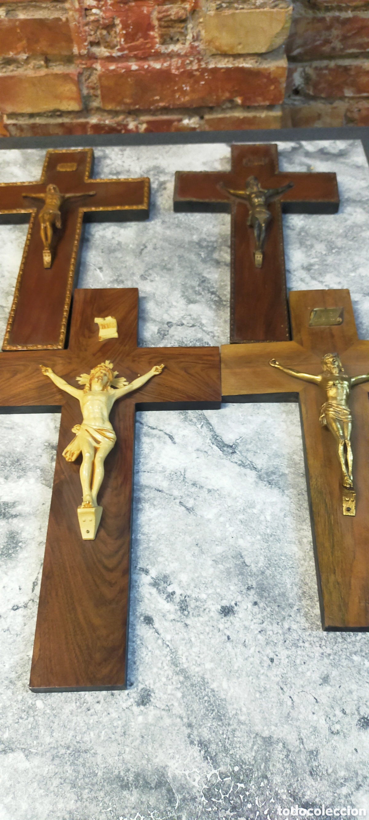 Antig&uuml;edades: 4 , crucifijos diferentes materiales - Foto 1