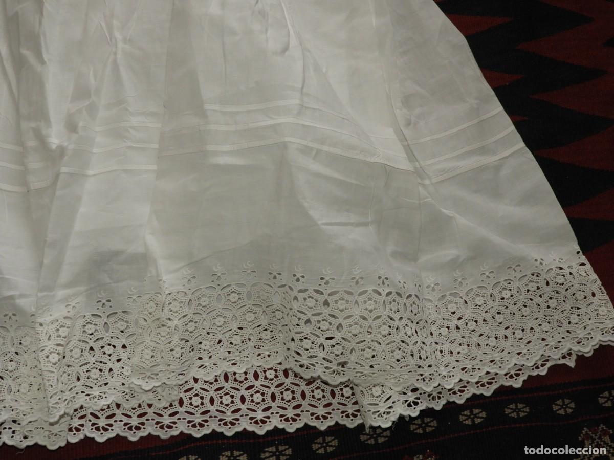 Antig&uuml;edades: Falda larga de algodon e hilo antigua - Foto 5
