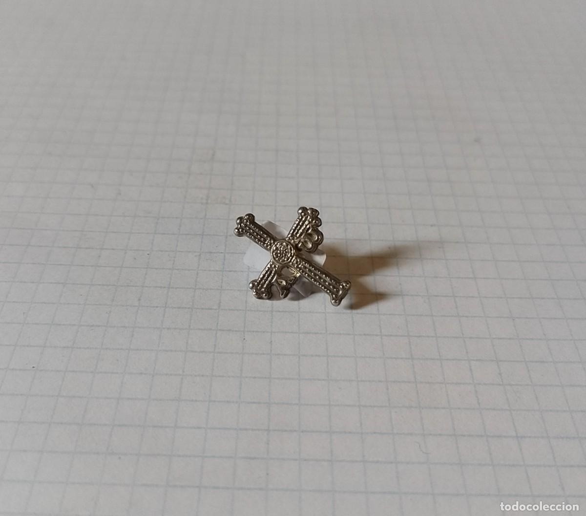 Antig&uuml;edades: Cruz de plata o similar - Foto 1