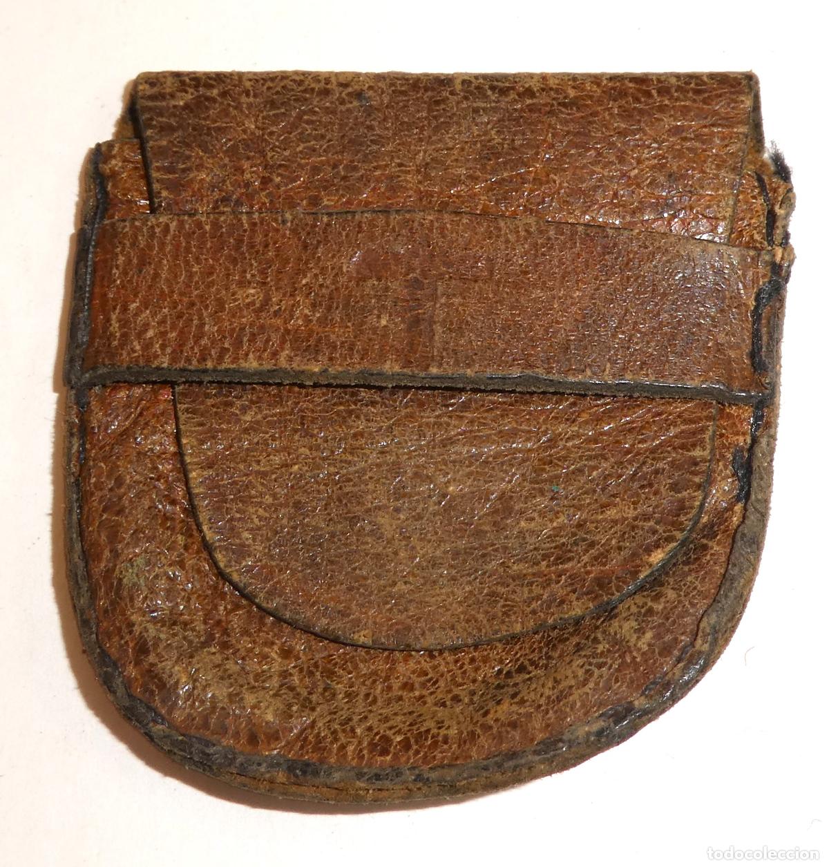 Antig&uuml;edades: Peque&ntilde;a cartera de cuero - Foto 1