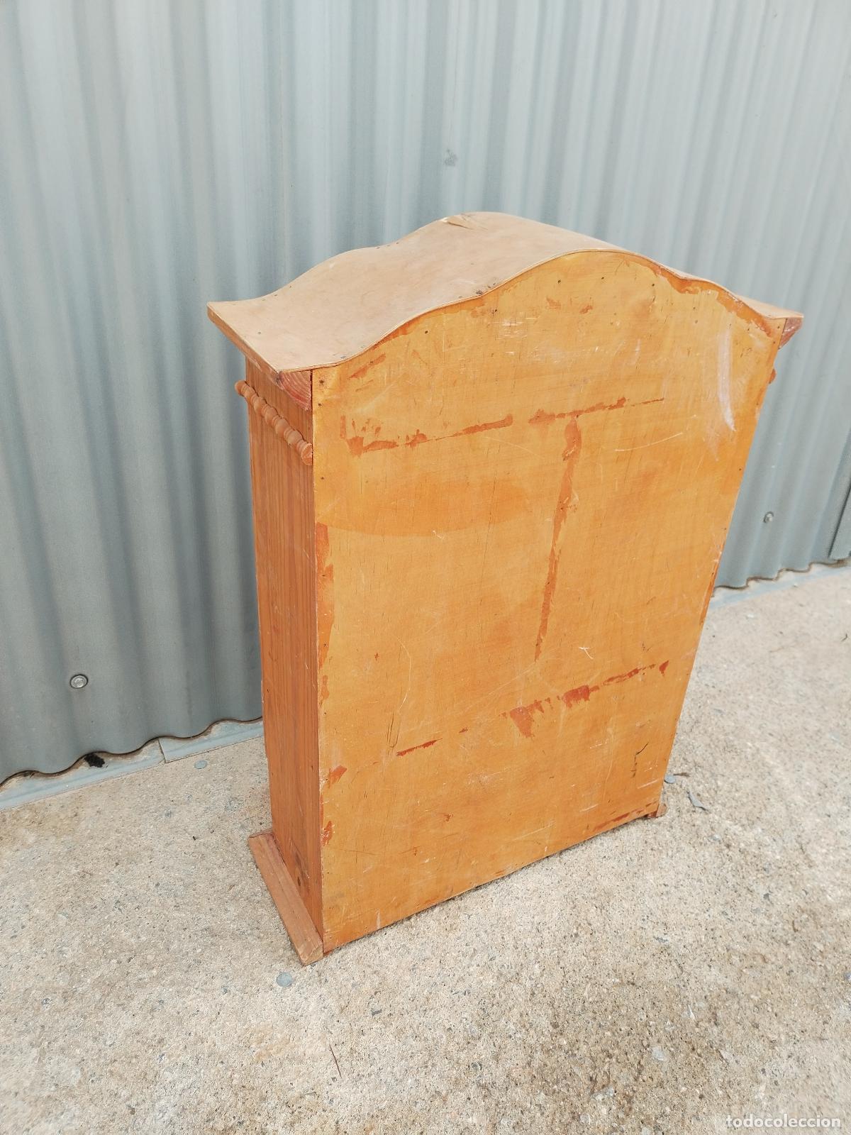 Antig&uuml;edades: armario repisa de madera - Foto 5