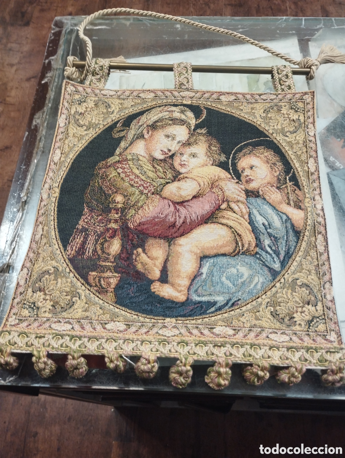 Antig&uuml;edades: Antiguo tapiz de la virgen 31X33cm - Foto 1