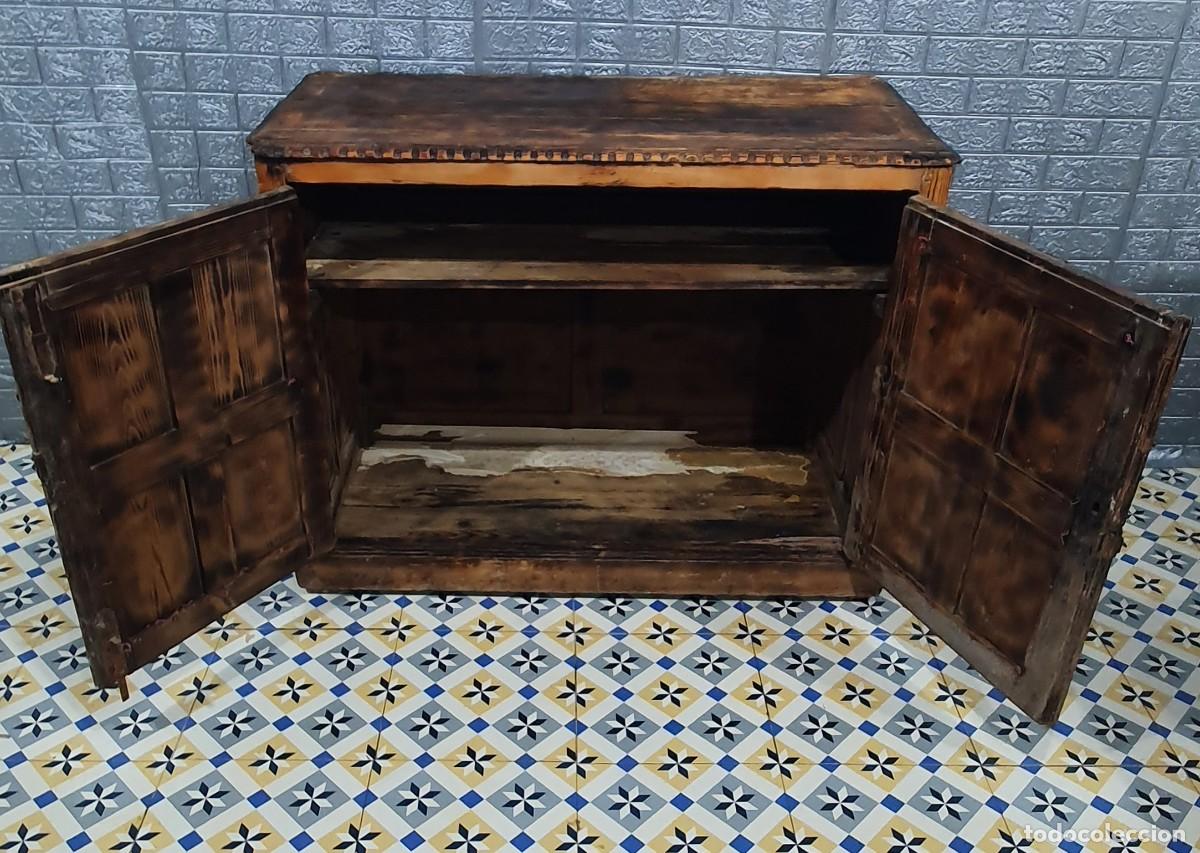 Antig&uuml;edades: Aparador antiguo de madera - Foto 5