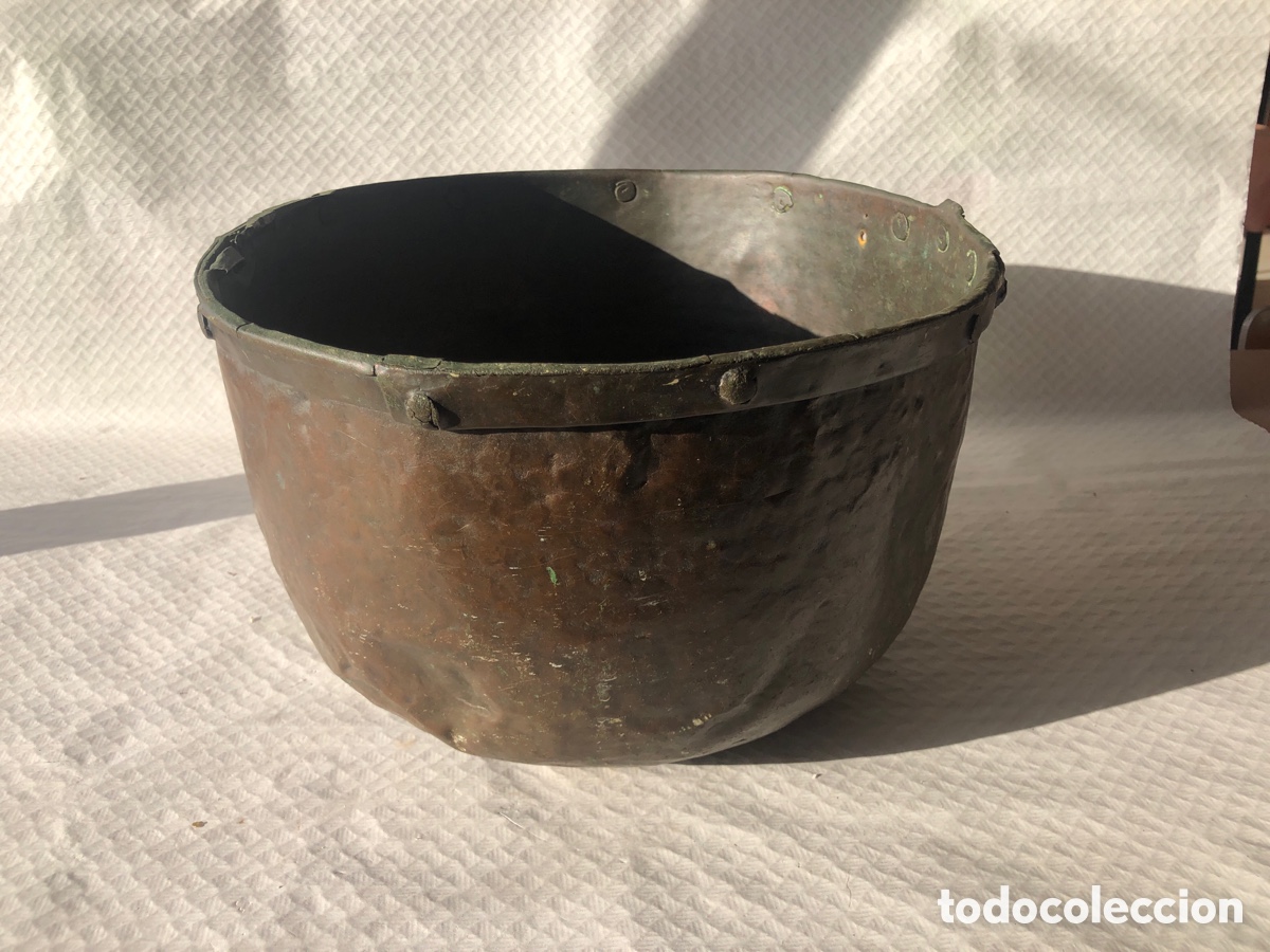 Antig&uuml;edades: Antigua y grande olla de cobre - Foto 1