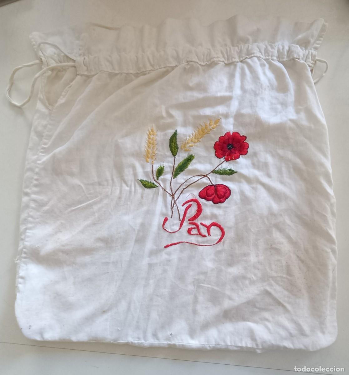 Antig&uuml;edades: BOLSA DE PAN BORDADA A&Ntilde;OS 60 - Foto 1