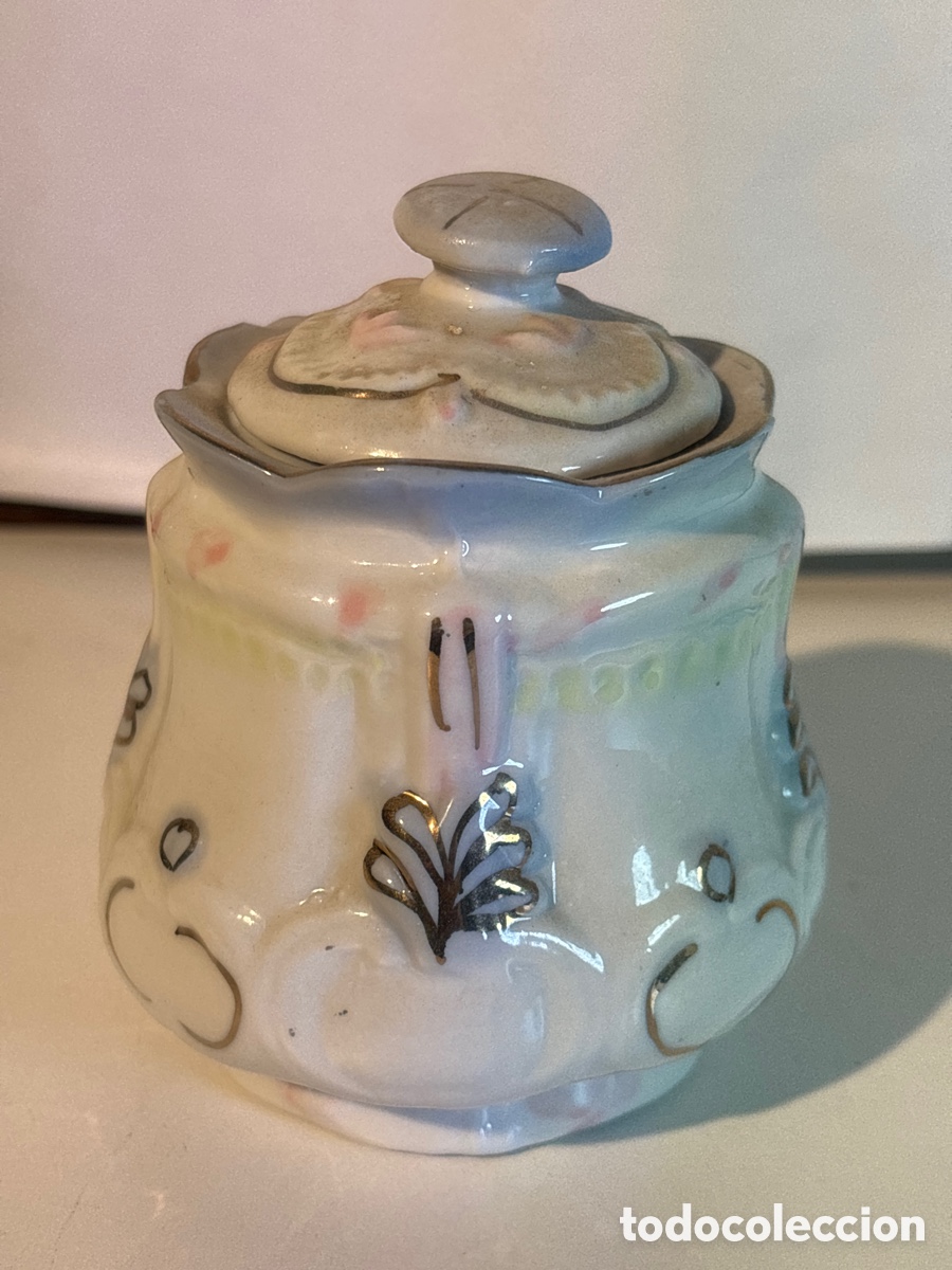 Antig&uuml;edades: Tarro de porcelana con tapa - Foto 1
