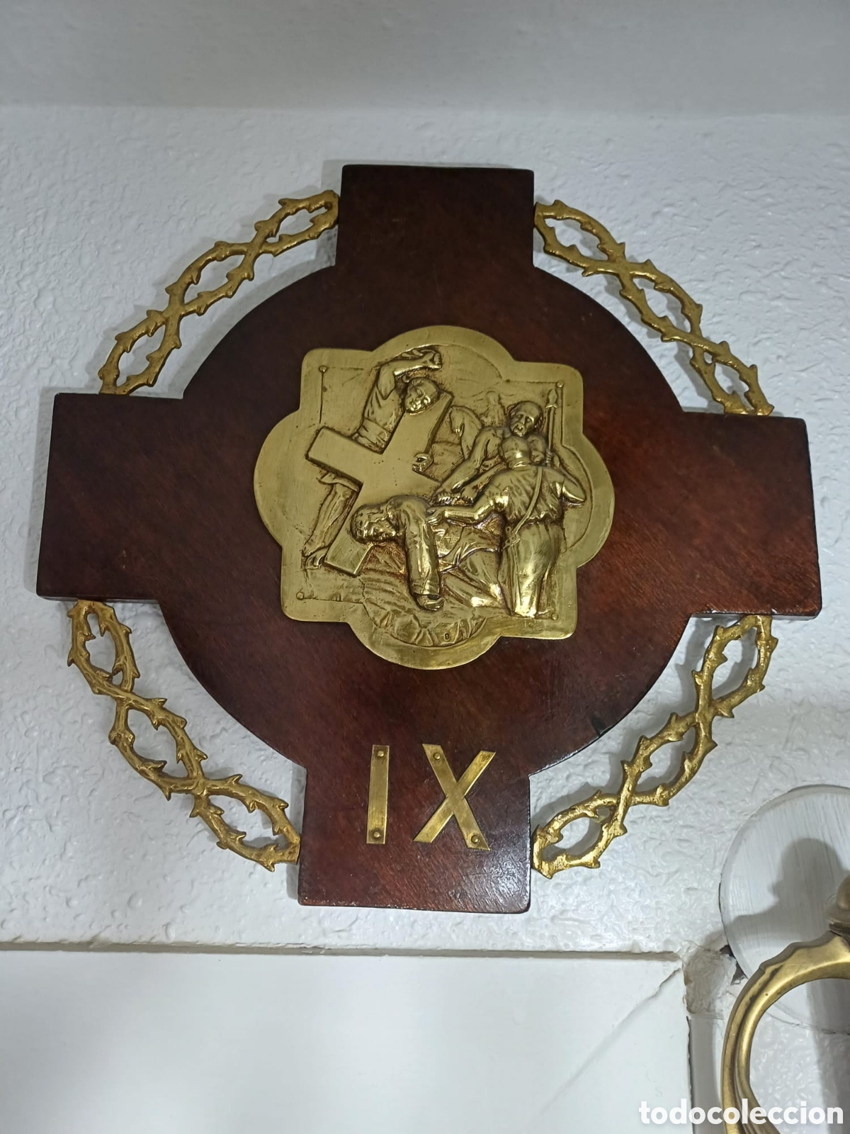 Antig&uuml;edades: Viacrucis de madera y bronce - Foto 9