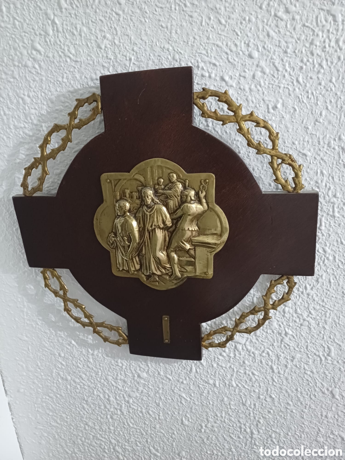Antig&uuml;edades: Viacrucis de madera y bronce - Foto 1