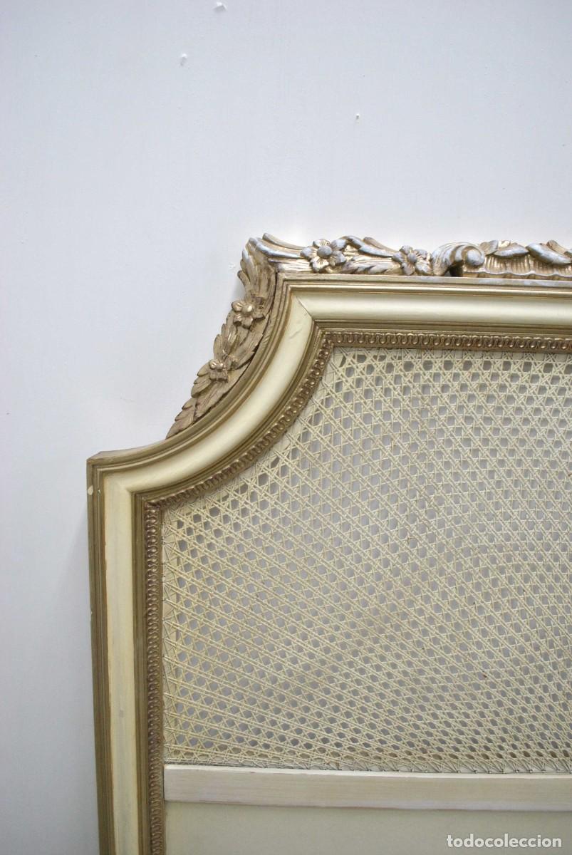 Antig&uuml;edades: CABECERO BEIGE DE MADERA Y REJILLA - Foto 6