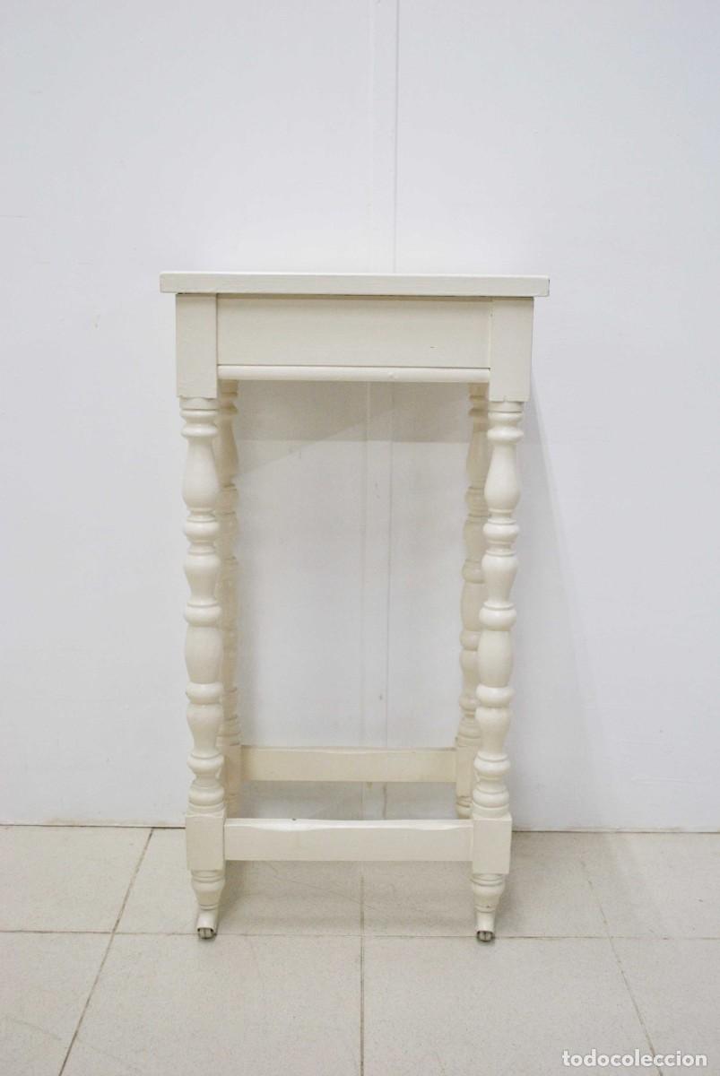 Antig&uuml;edades: MESITA BLANCA ALFONSINA - Foto 1
