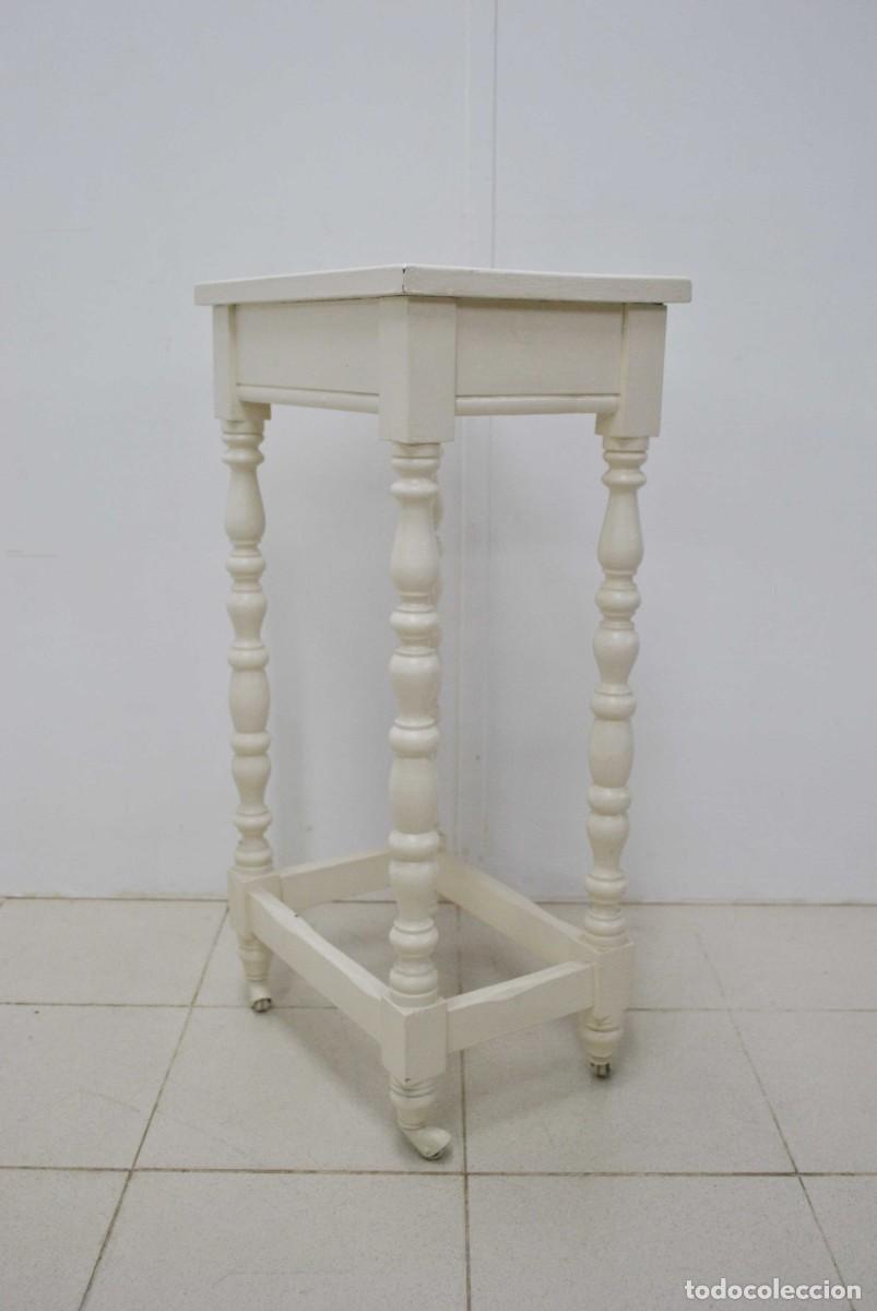 Antig&uuml;edades: MESITA BLANCA ALFONSINA - Foto 2