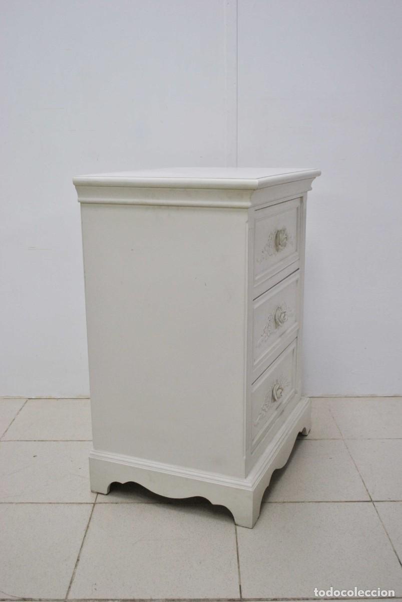Antig&uuml;edades: MESITA BLANCA DE MADERA - Foto 1